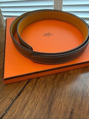 Hermès 24-MM SWIFT/EPSOM CALFSKIN BELT STRAP 085
ES JAUNE AMBRE/ETOUPE